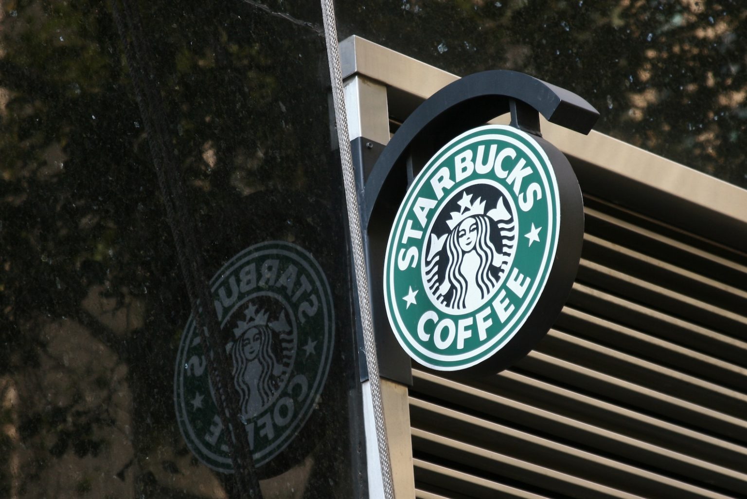 Investor Day Set To Reinvent Starbucks For The Future StreetWise IR   Starbucks Reflected Logo 1536x1025 