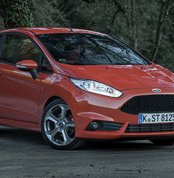 Streetwise IR business news on Ford cards (image of red Ford Fiesta).