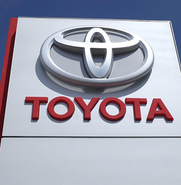 Streetwise IR business news on Toyota (exterior image of Toyota signage).