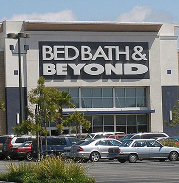 Image of Bed Bath & Beyond storefront.