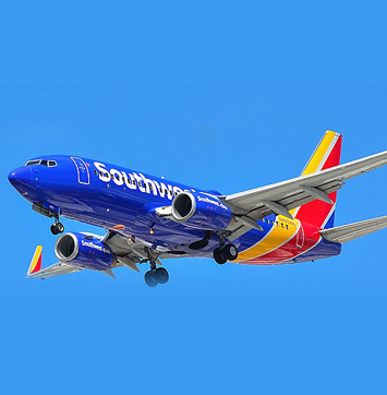 Image of Southwest Airlines Boeing 737 in flight.