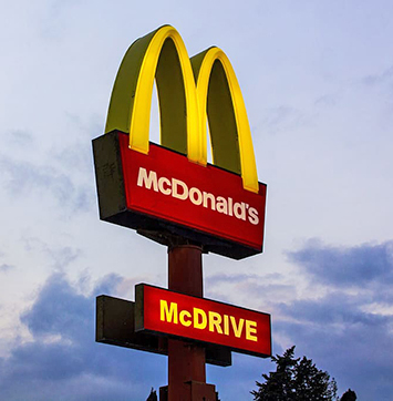 Image of McDonald's outdoor signage.