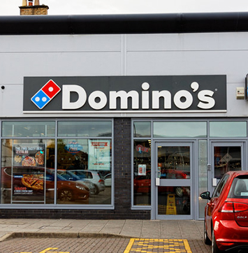 Image of Domino's storefront.