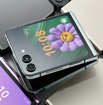 Image of Samsung Z Flip5 smartphone.